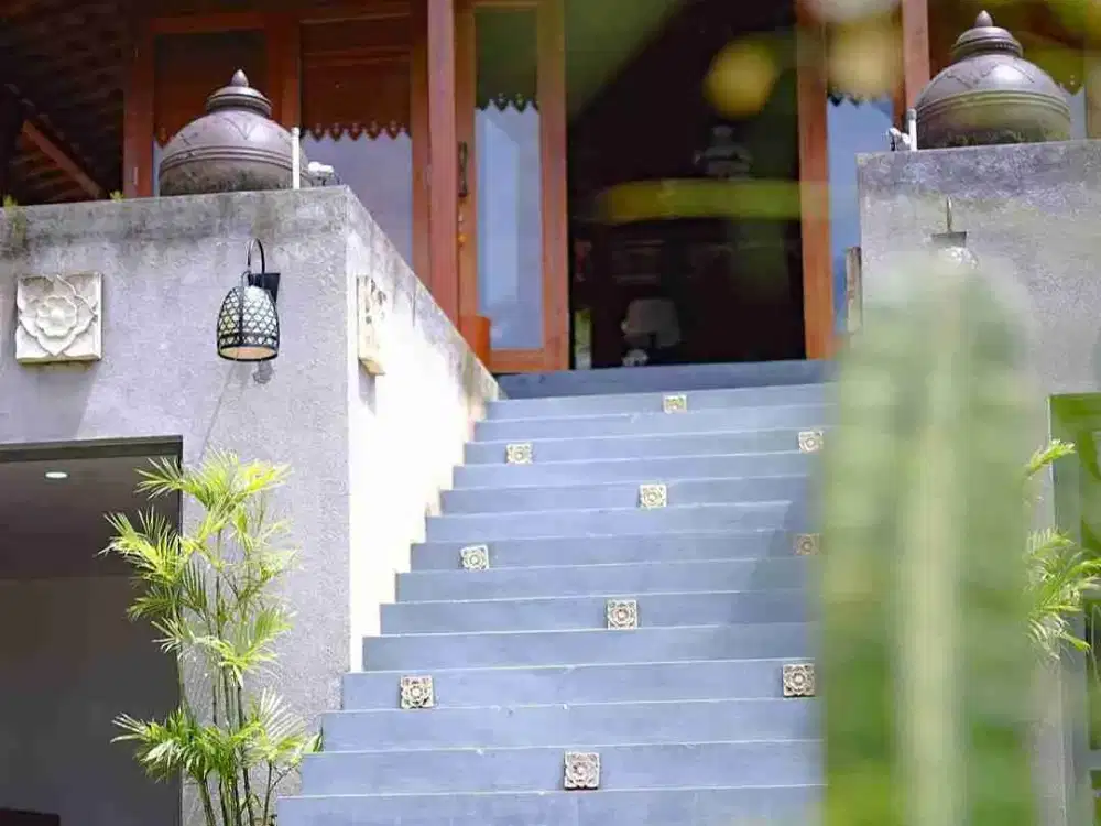 DIJUAL RUMAH VILLA AESTHETIC DENGAN KOLAM RENANG DI LEMBANG