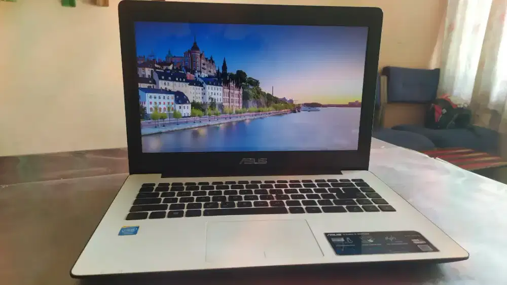 Laptop Asus Mulus slim Ram 4GB Windows 11