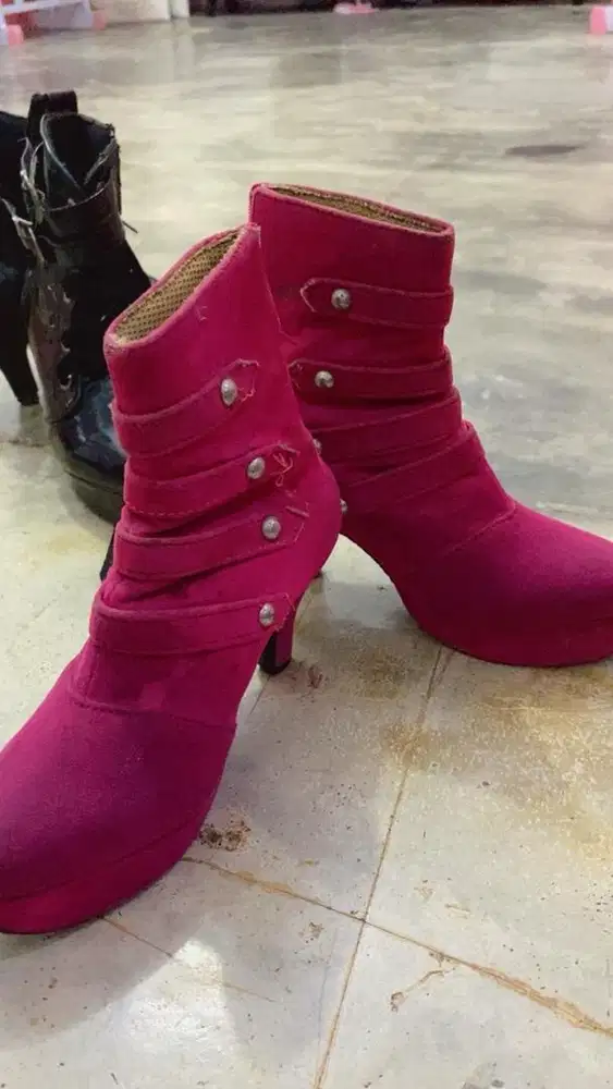 Sepatu fashion show ank