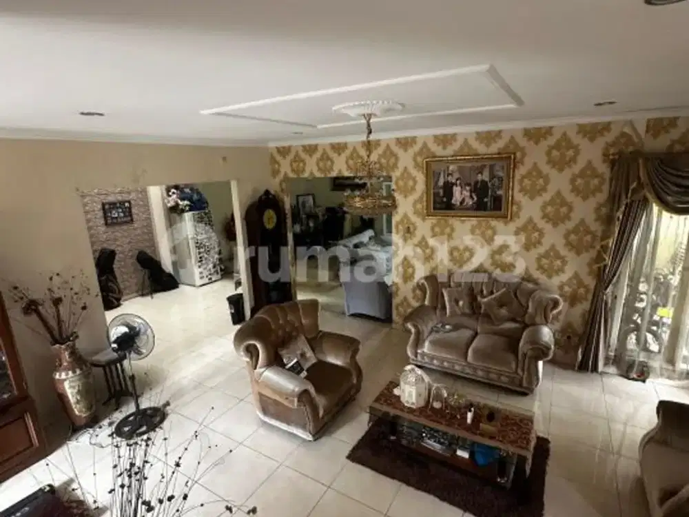 Rumah hook siap huni...rapi terawat Chrisant BSD