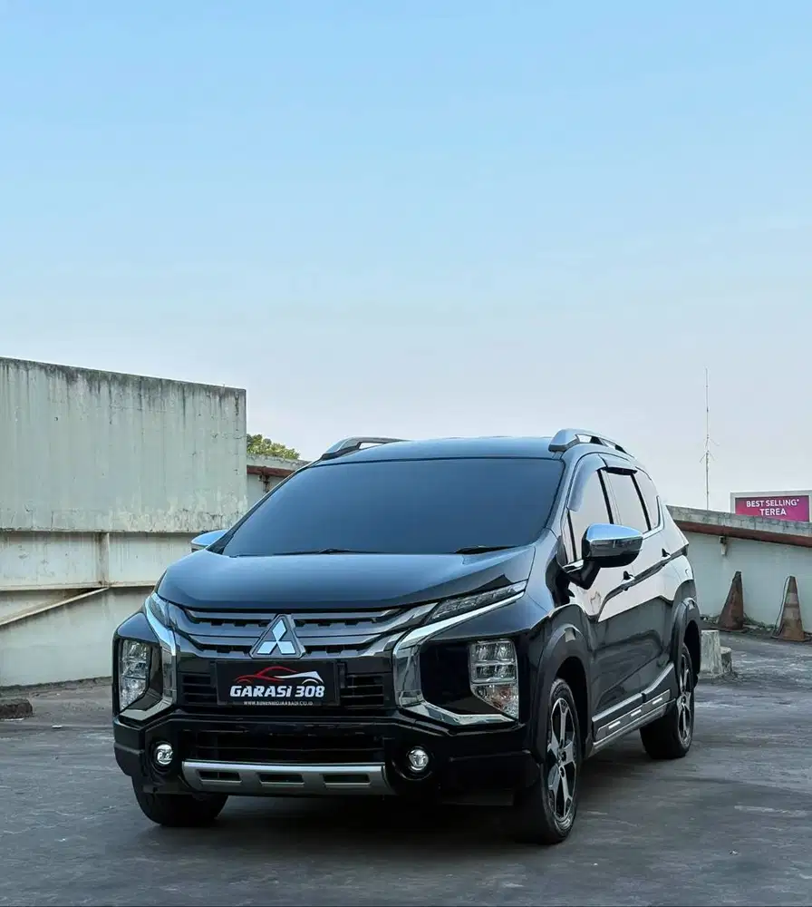 Mitsubishi Xpander Cross 1.5L AT 2021 pakai 2022 Hitam Non Premium