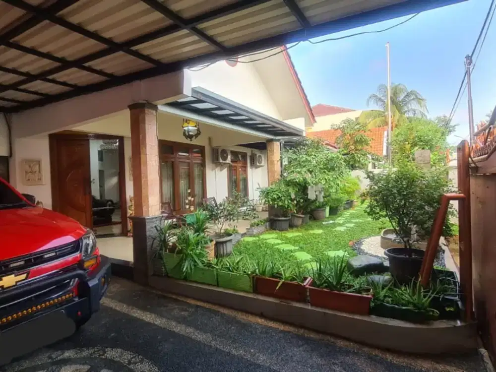Best Deal! Rumah Hook Jatiwaringin | Kolam Renang | SHM | Harga Nego