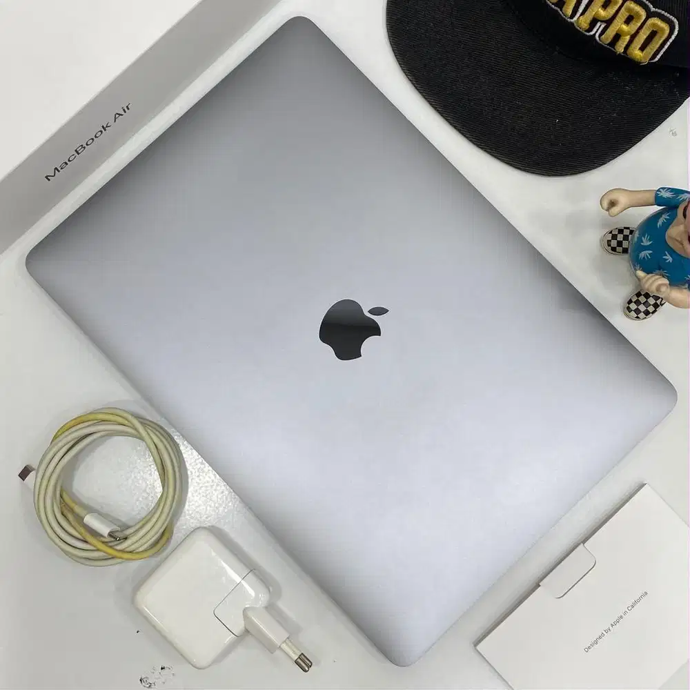 Macbook air 2020 13 256 gb gray garansi resmi
