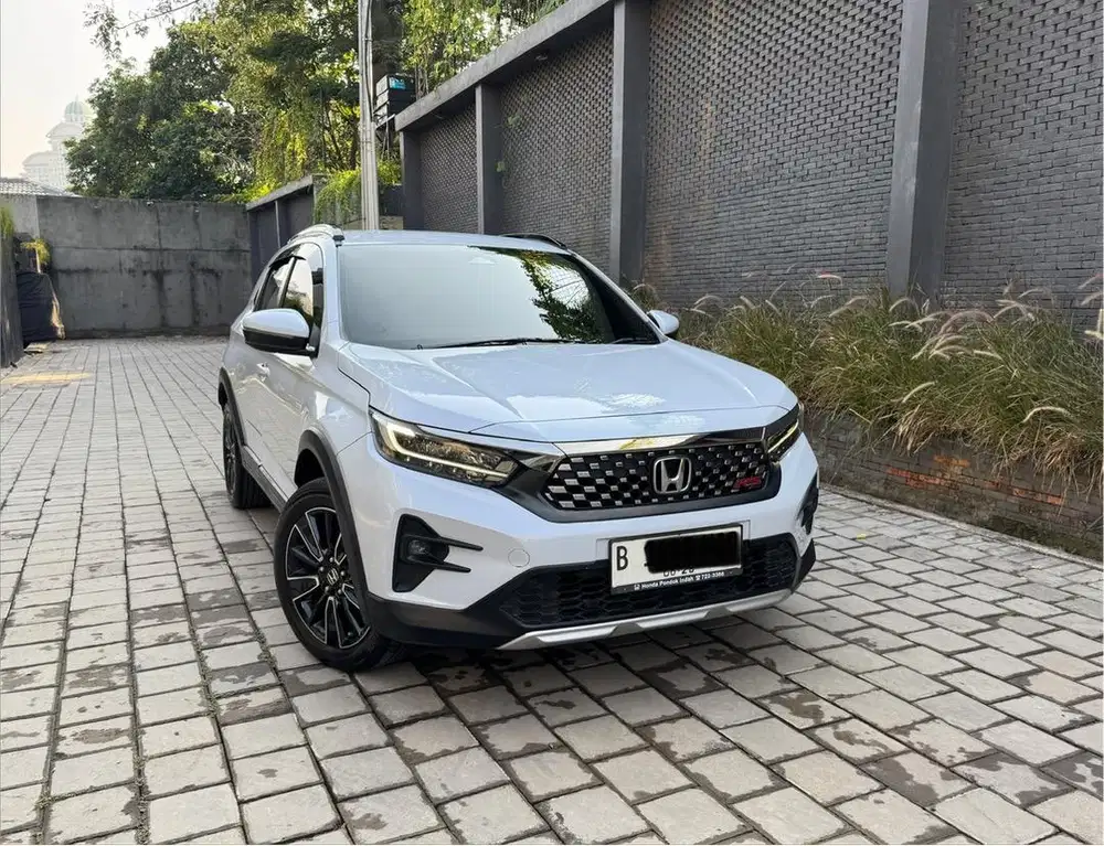 Honda WRV RS SENSING 2023 Putih Low KM