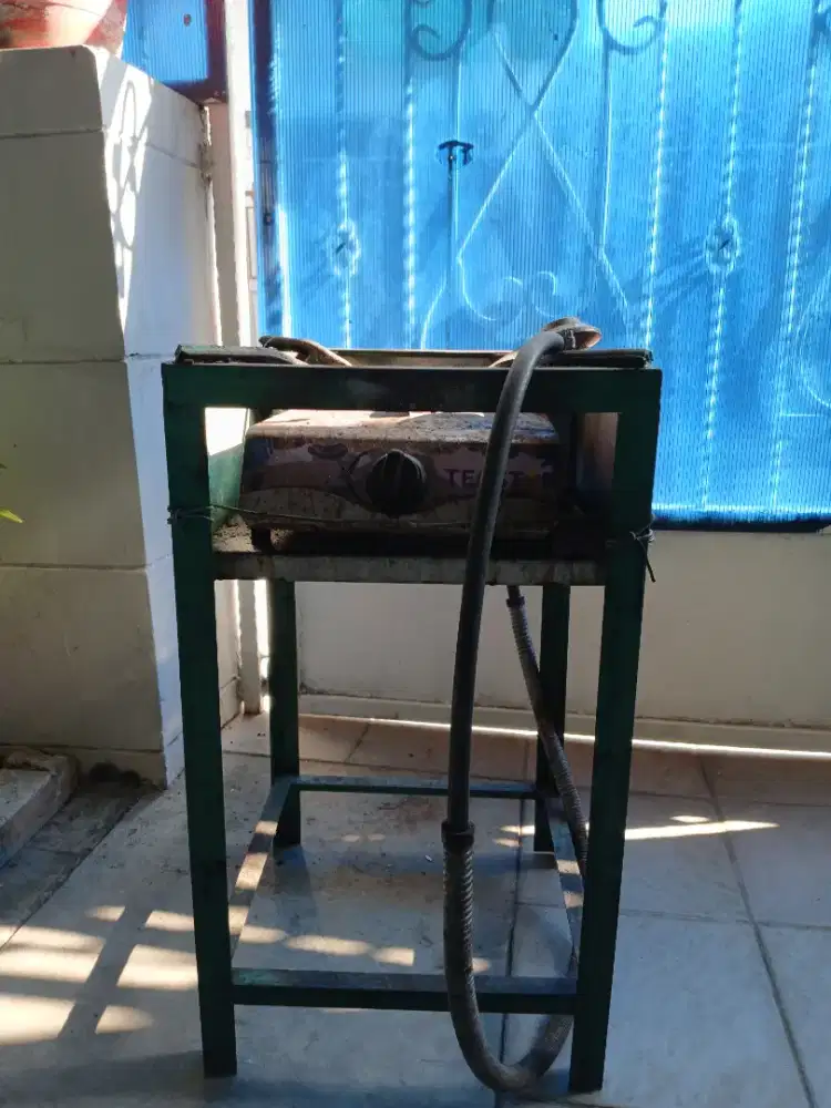 Besi kompor ex bakmi beserta kompor dan selangny