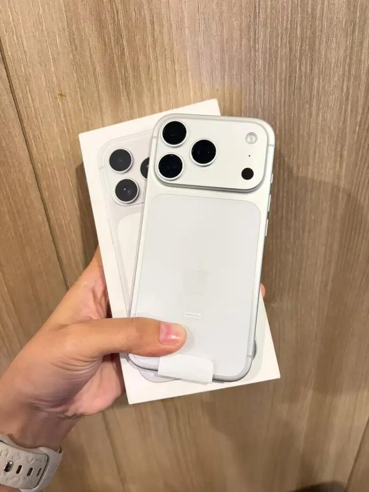 IPHONE 17 PRO 256GB IBOX SILVER CC 0