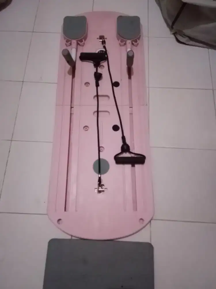 Pilates board wanita dan pria
