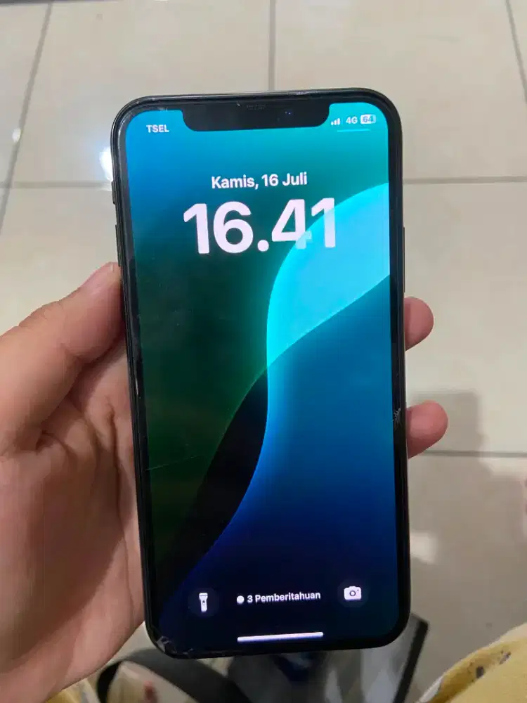 Mau dijual aja Iphone XS 256 inter lengkap kondisi ok