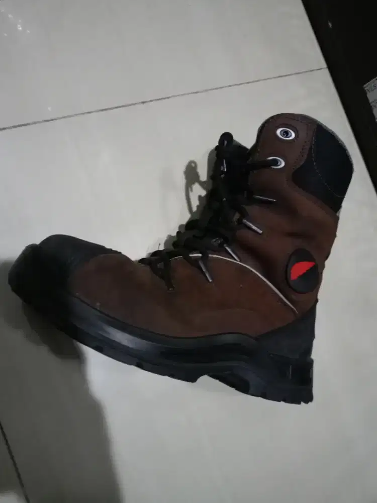 Sepatu septy merek red wing 3229