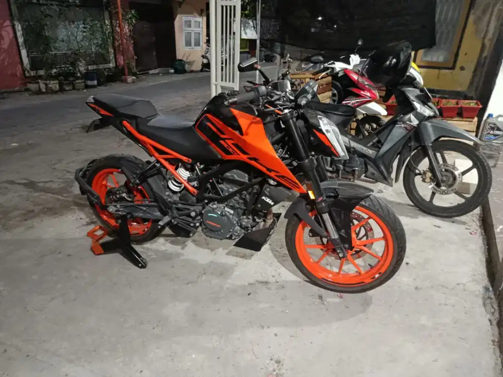 KTM DUKE 200 2022