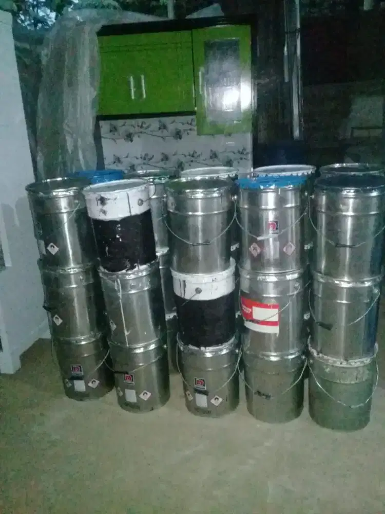 Cat minyak 1 pail