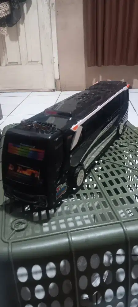 Miniatur bus modifikasi