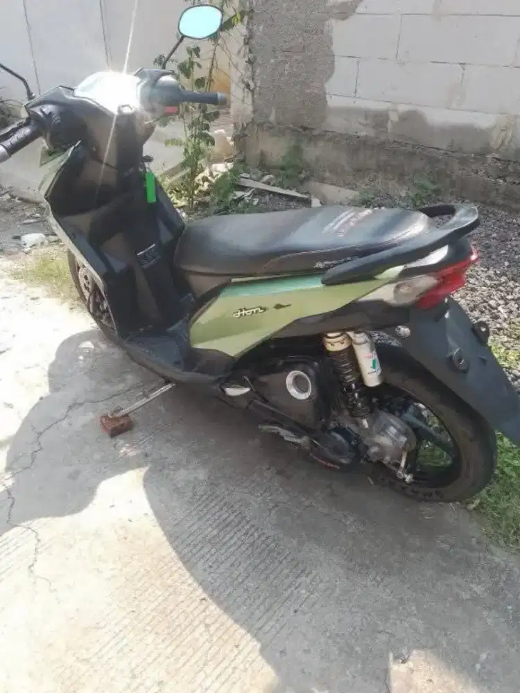 Honda beat tahun 2015