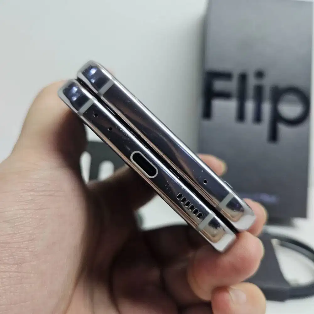 Samsung Galaxy Z Flip 4 Navy 8/256 Fullset No Minus