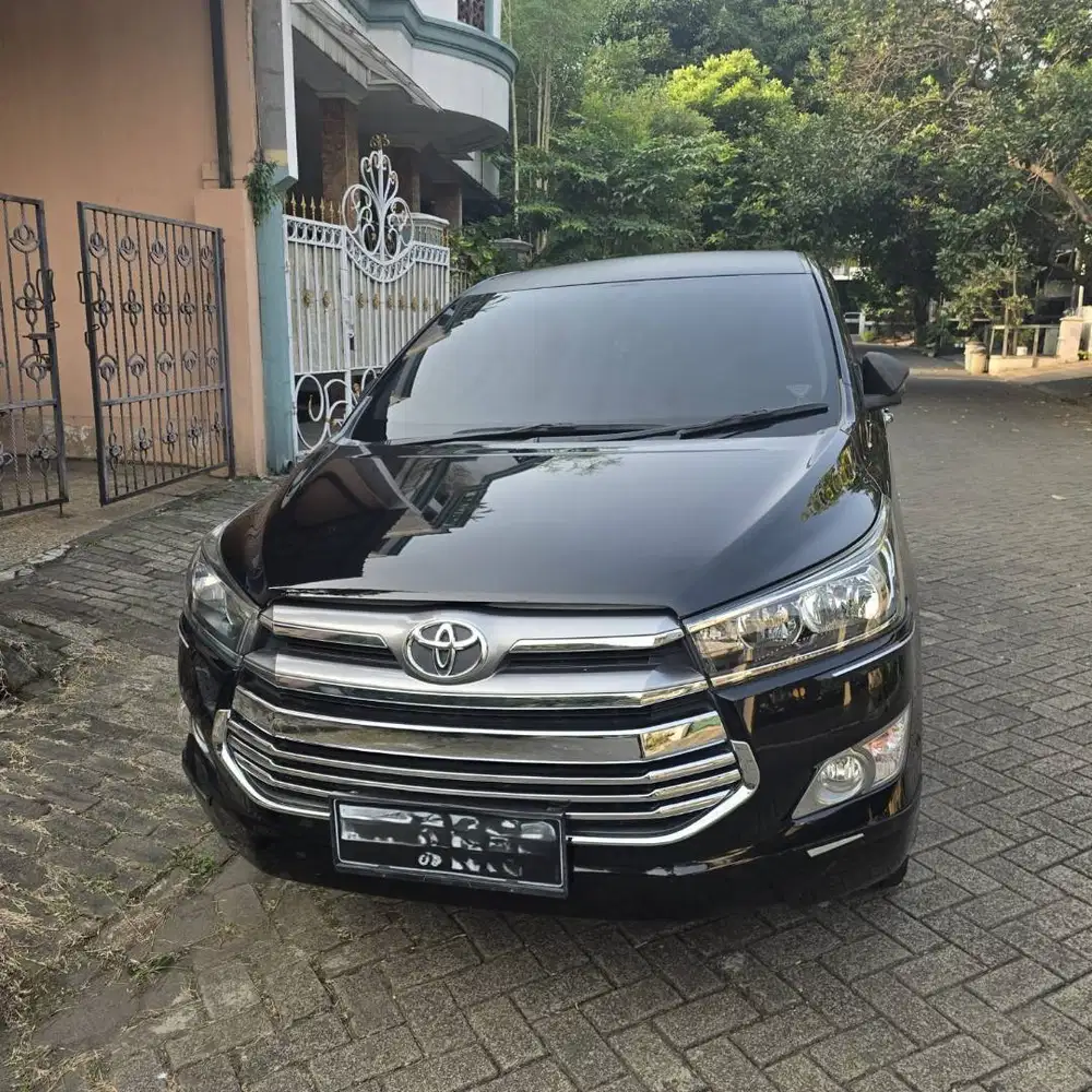 Toyota Kijang Innova Hitam 2.0 Bensin V AT  2016 KM 36.500