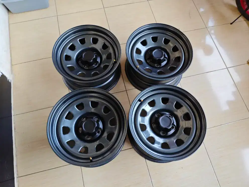 Velg daytona R16x8 pcd 5x114