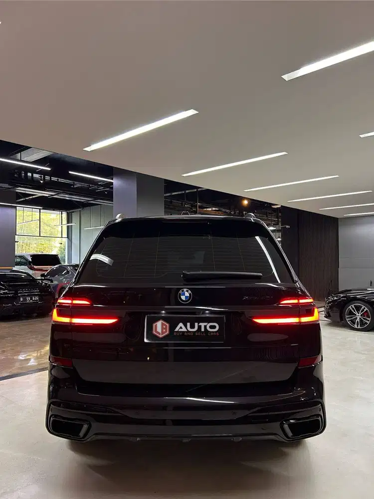 BMW X7 Xdrive40i XLine 2025 Hitam Km10rb Nik 2024 F26DJ