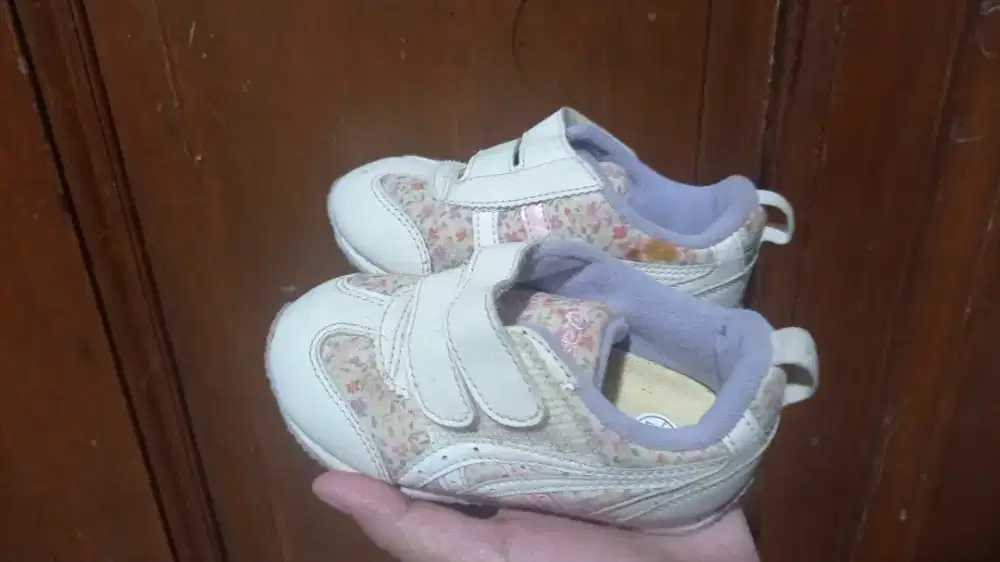 Preloved Sepatu Asics Kids