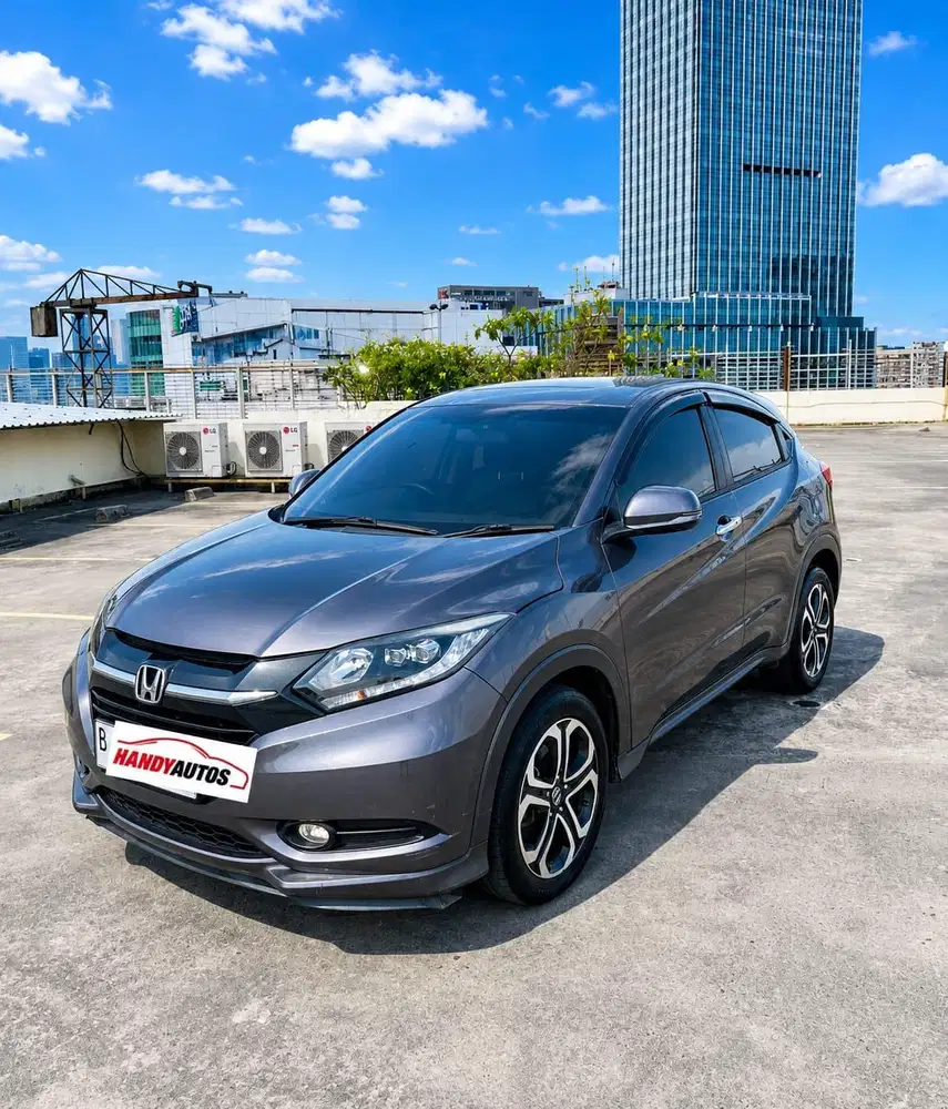 Honda HRV Prestige Panoramic 2015 Automatic Abu-abu Metalik