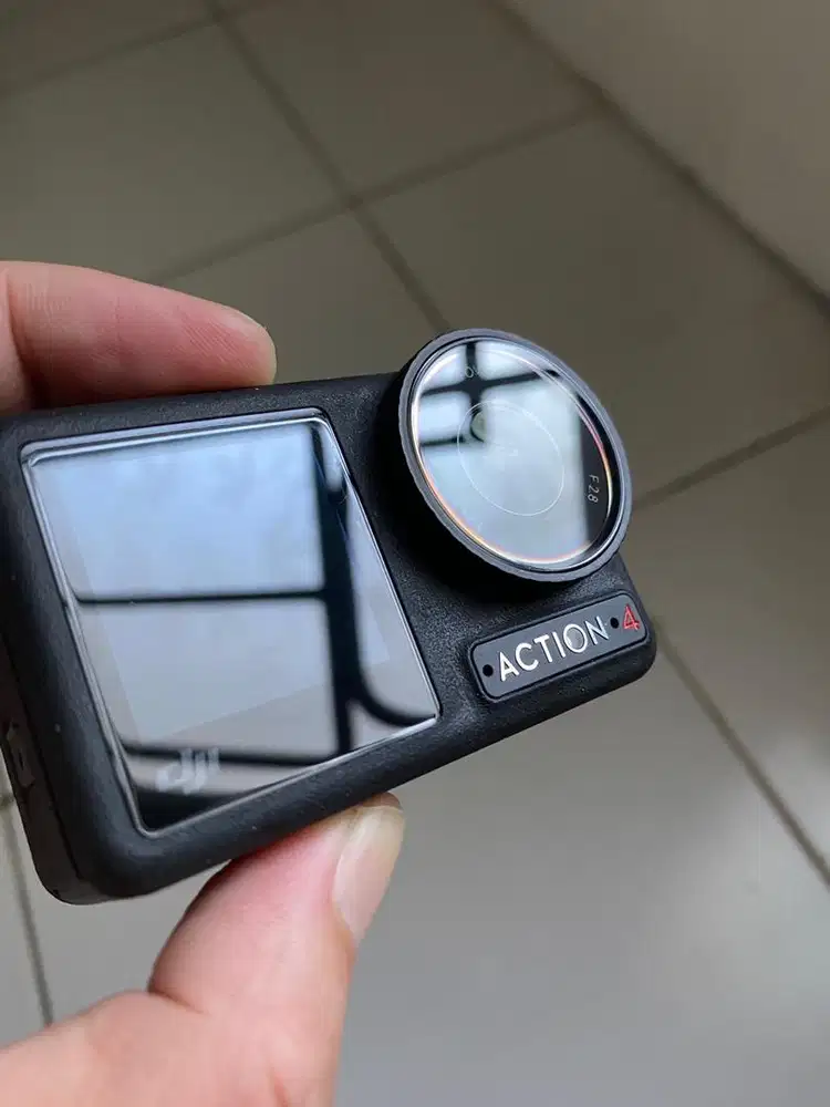Kamera Kecil Vlog DJI Osmo Action 4 Adventure Combo