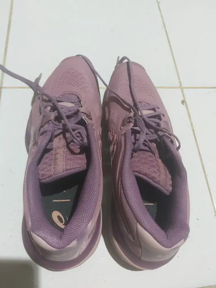 Sepatu padel asics like new