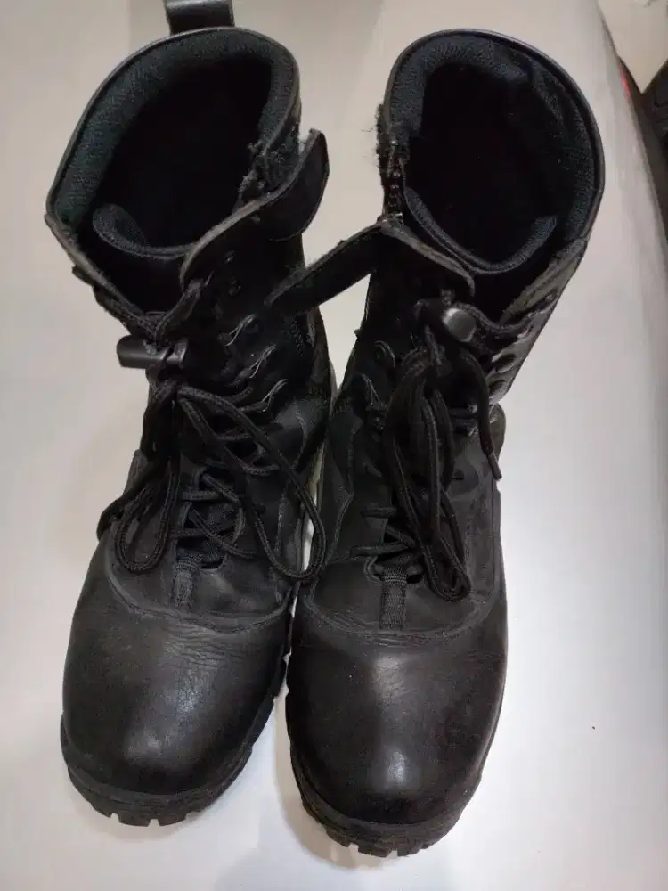 Sepatu PDL hitam