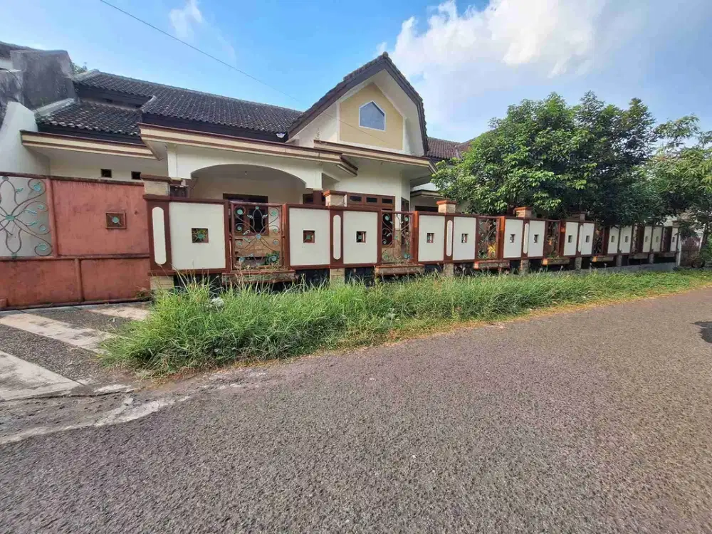 Rumah Luas 450 M² Lebar 25 Meter Area Bunga Lely