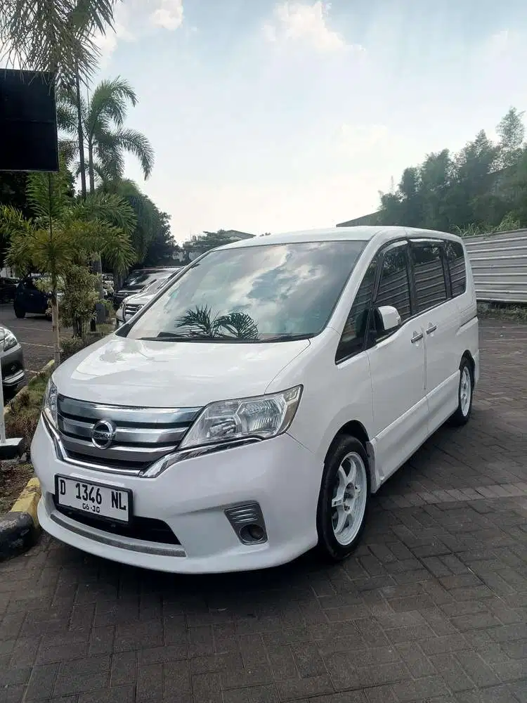 Nissan Serena 2013 Bensin