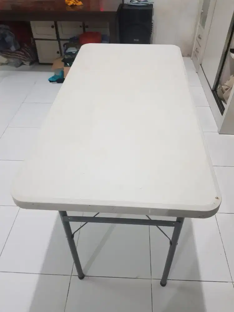 Meja lipat plastik tebal