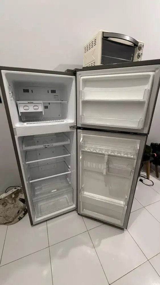 KULKAS LG 2pintu ukuran 209Liter BELUM PERNAH SERVICE