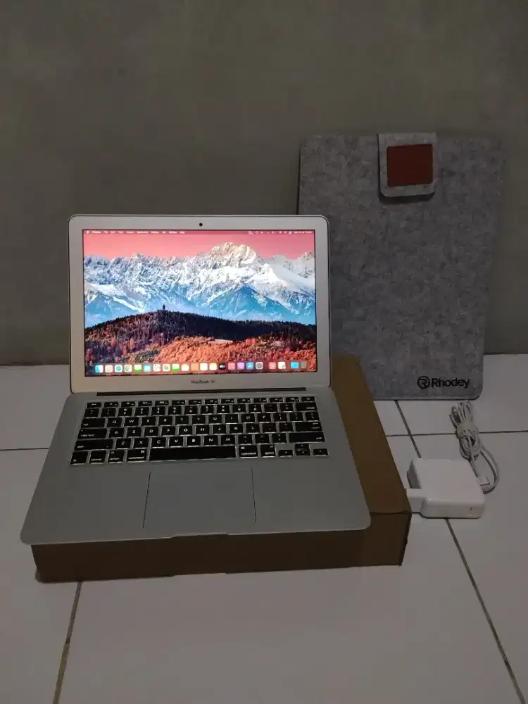 [BH 100%] Macbook Air 2017 13 Inch Silver