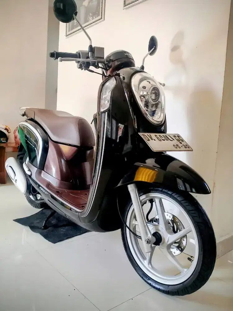 Honda Scoopy stylish