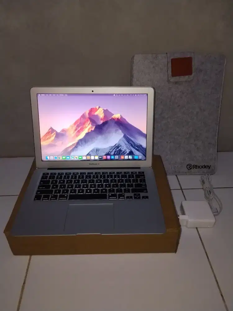 [BH 100%] Macbook Air 2017 i5 13 Inch Silver
