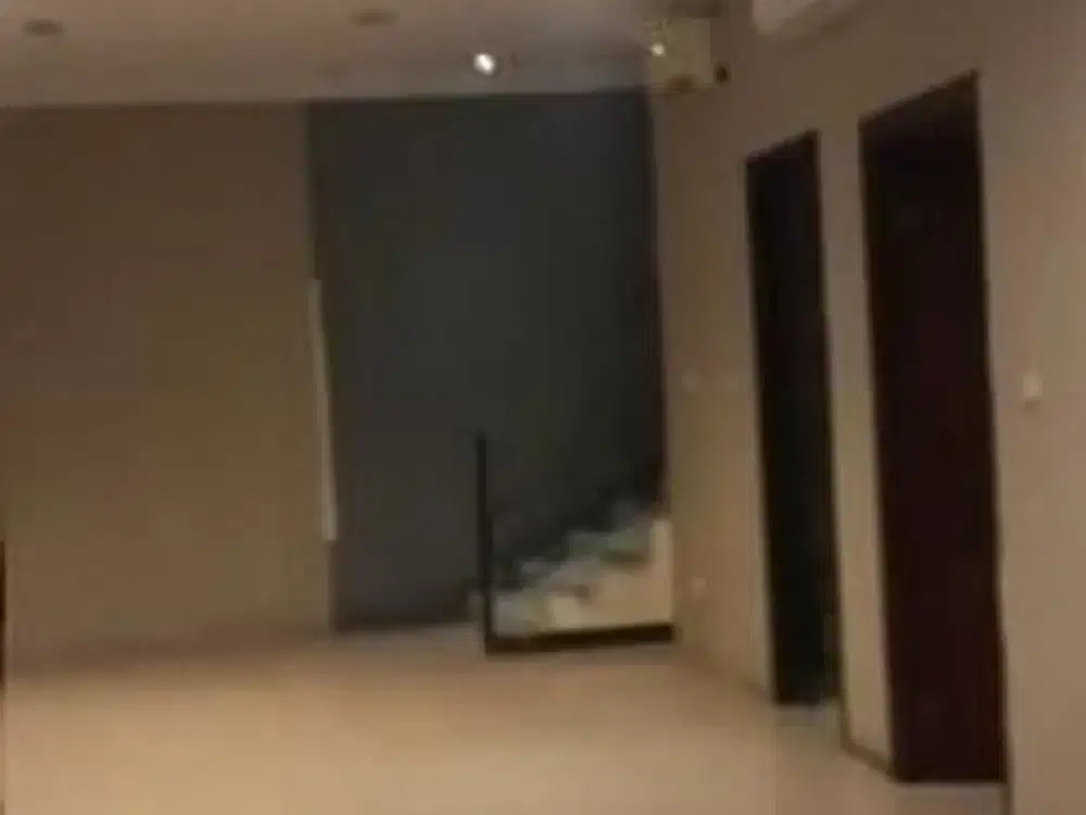 Rumah besar Pluit,pinggir jln raya cocok utk usaha