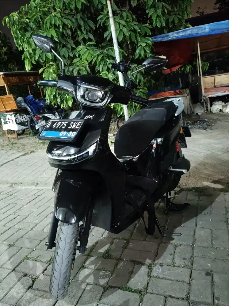 Indomobil Adora