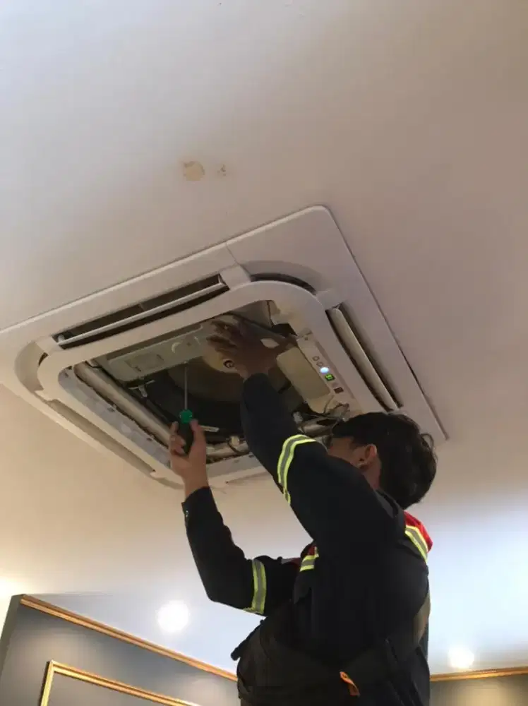 Jasa service ac siap menerima panggilan free bensin