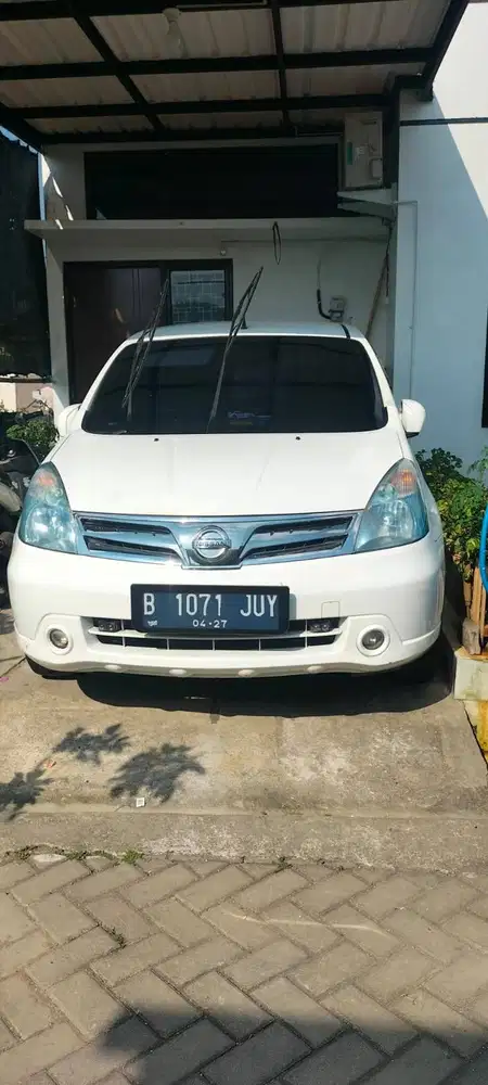 DI JUAL MOBIL GRAND LIVINA 1.5 XV Ultimate Bensin-AT
