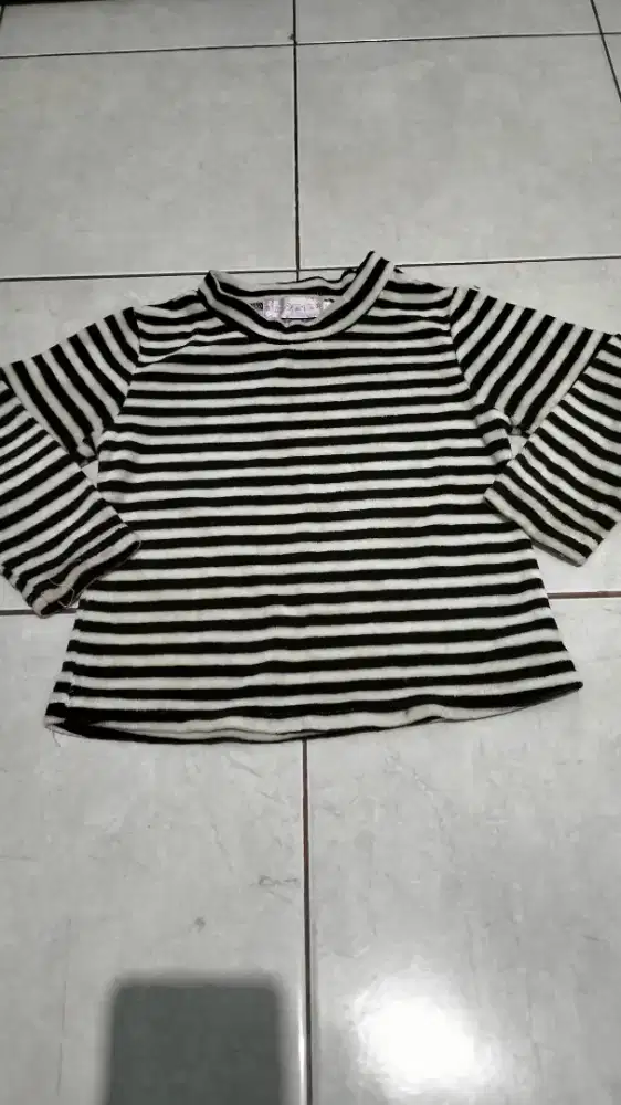 Kaos dan rompi anak