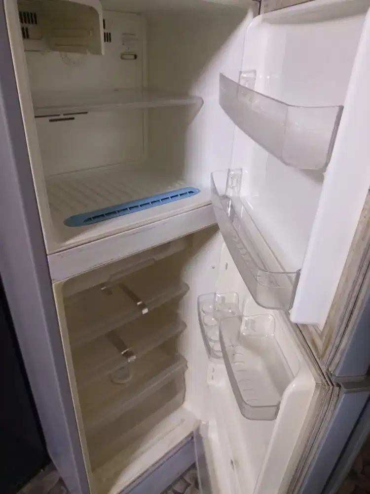 Kulkas lg 2pintu