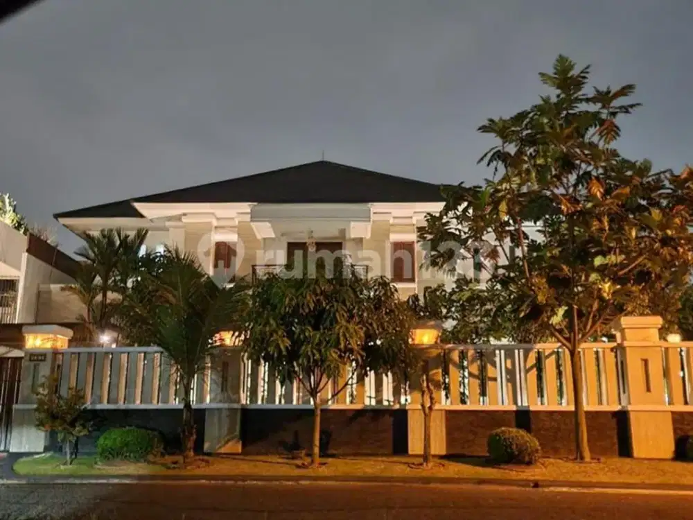 Rumah Mewah View Langsung Padang.golf Modernland