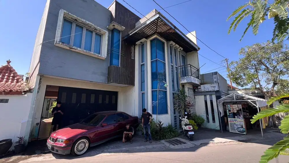 Satu Tanah Tiga Rumah