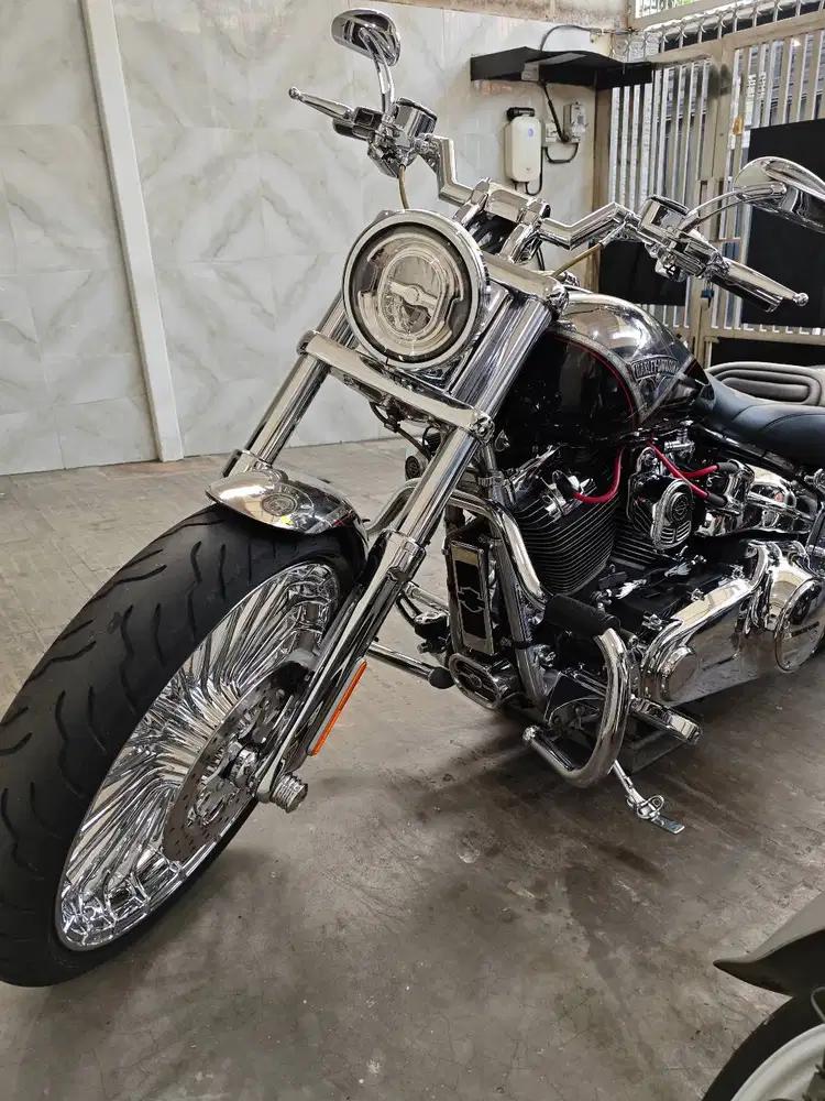 HD softail breakout CVO 2013 mabua