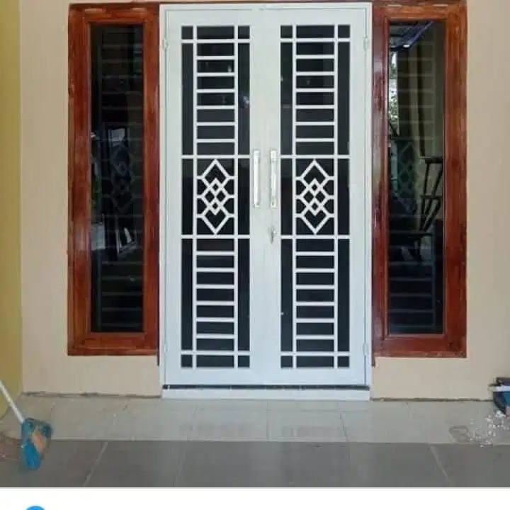 Pintu besi berkualitas