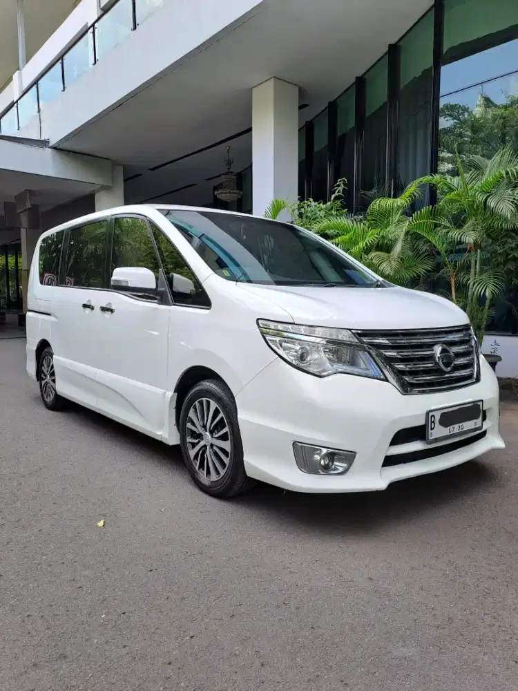 CASH Nissan Serena HWS 2.0 2015