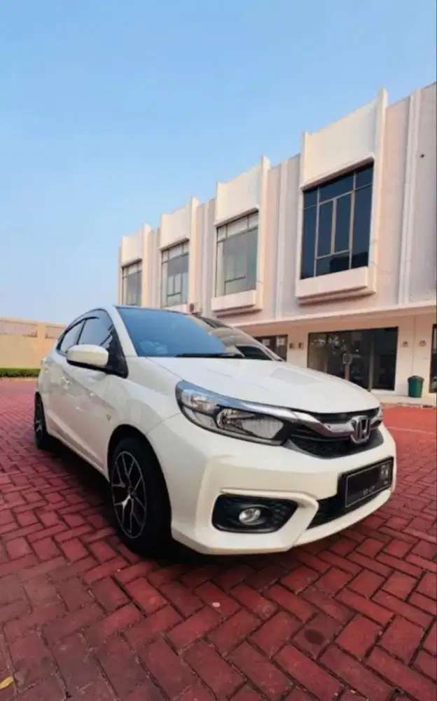 Honda Brio Satya 1.2 E CVT