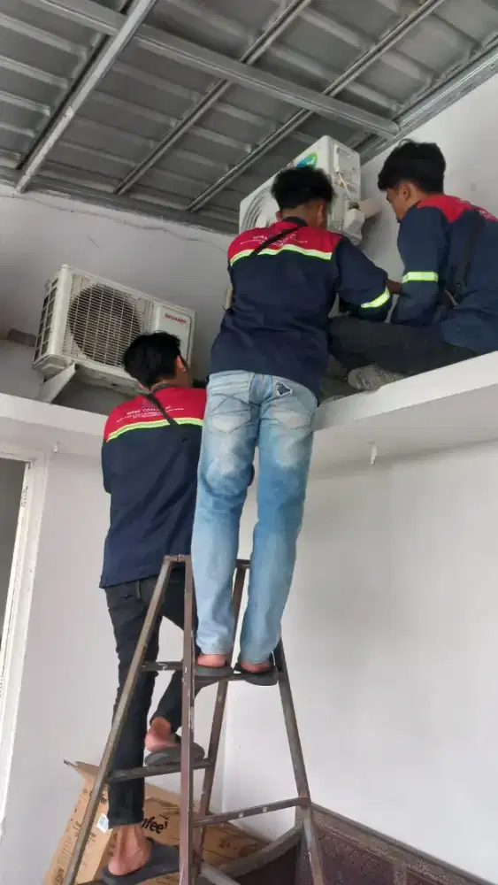 Service ac spesialis mesin pendingin ( instalasi dan uninstall)