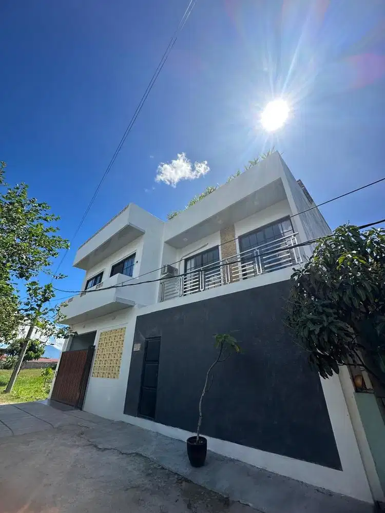 Dijual Rumah 3 Lantai Harga 1,3M (Nego)