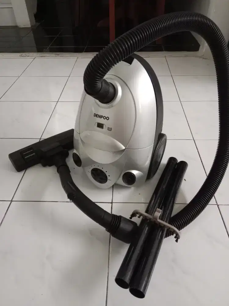 Vacum cleaner debu