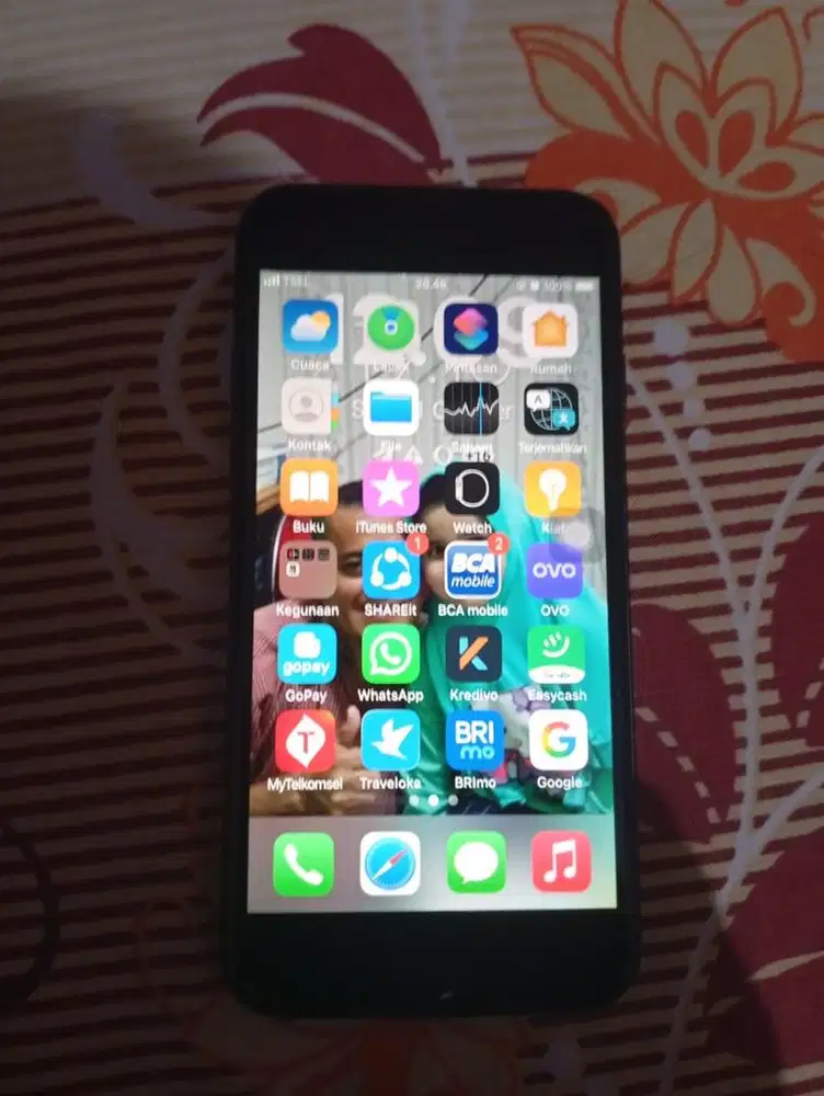 Di jual iphone 7 128 black matte, harga masih bisa nego,