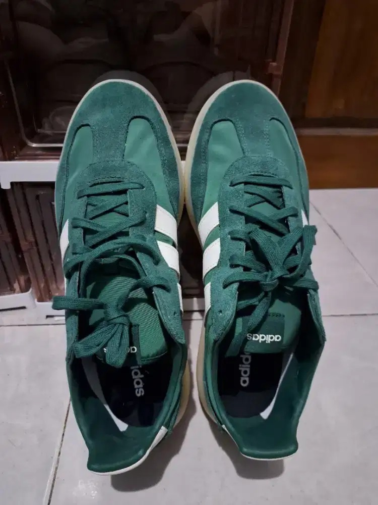 Sepatu adidas baru belum d pakai samasekali